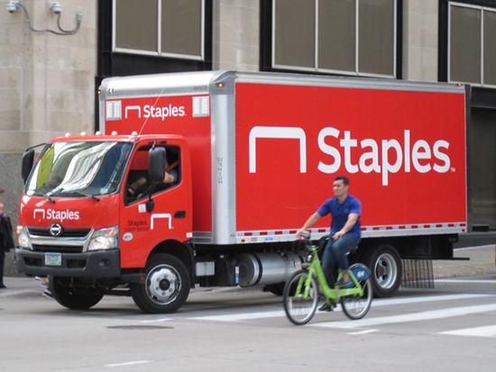 美國卡車運(yùn)貨